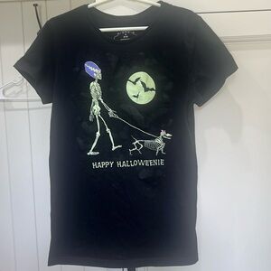 Halloween.  Juniors Medium (8/10). Happy Halloweenie Tshirt. Skeleton. Black